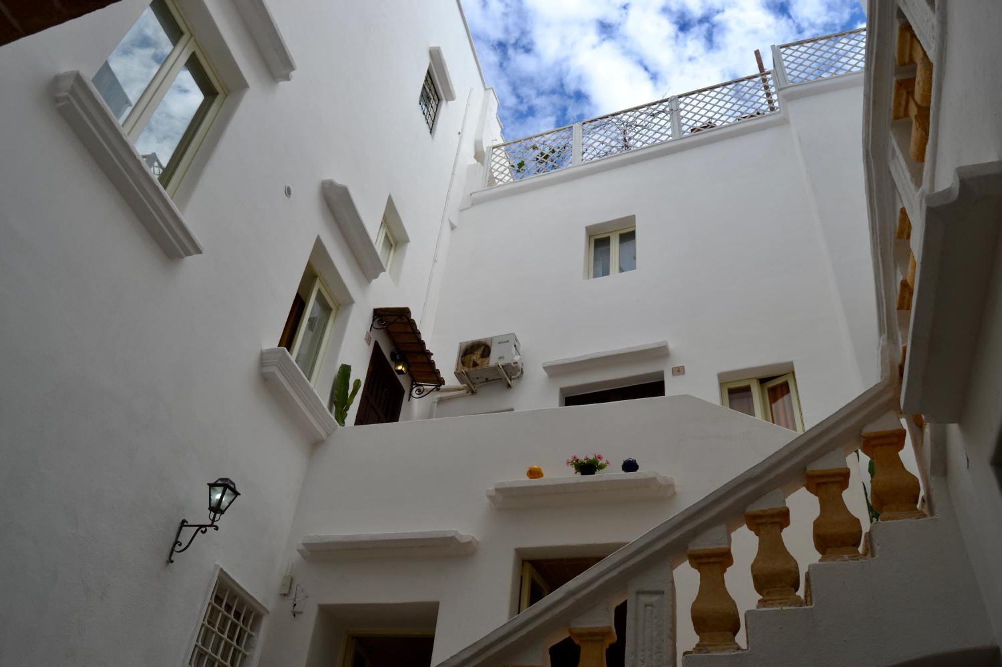 Kallistos Suites & Apartments ガリポリ エクステリア 写真