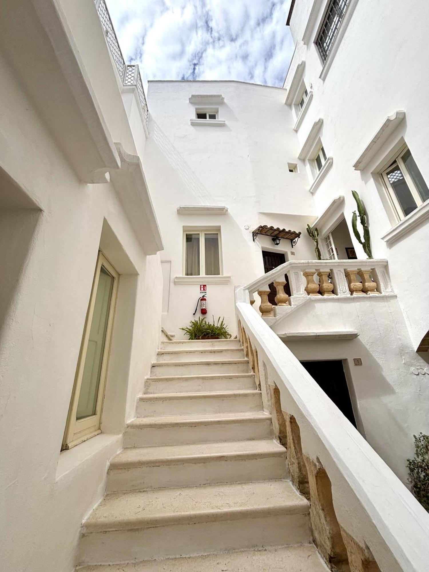 Kallistos Suites & Apartments ガリポリ エクステリア 写真