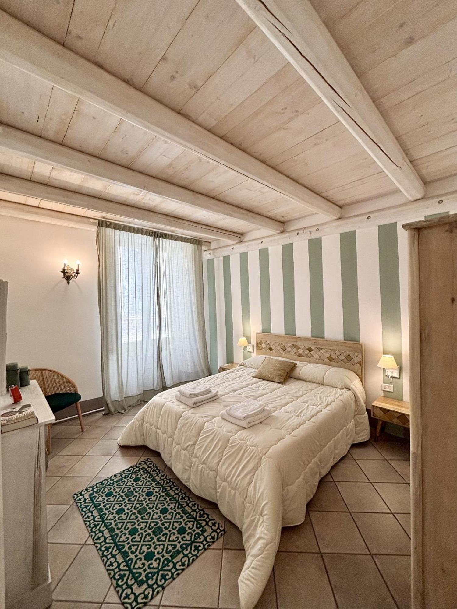 Kallistos Suites & Apartments ガリポリ エクステリア 写真